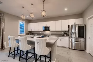 Photo #4: 2535492 Listing