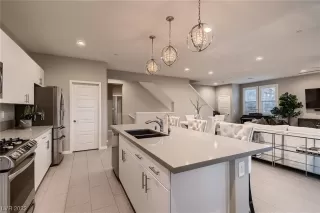 Photo #6: 2535492 Listing