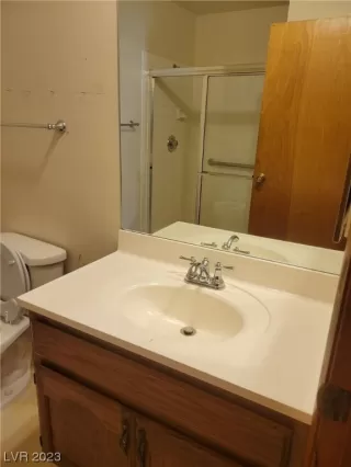 Photo #6: 2535502 Listing