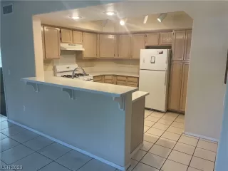 Photo #6: 2535523 Listing