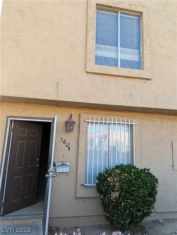 MLS: 2535526 Condo For Sale