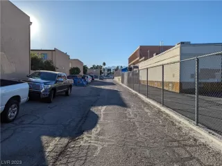 Photo #2: 2535526 Listing