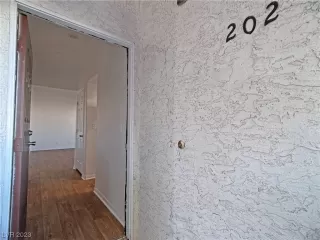 Photo #2: 2535537 Listing