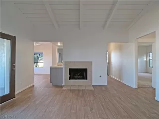 Photo #5: 2535537 Listing