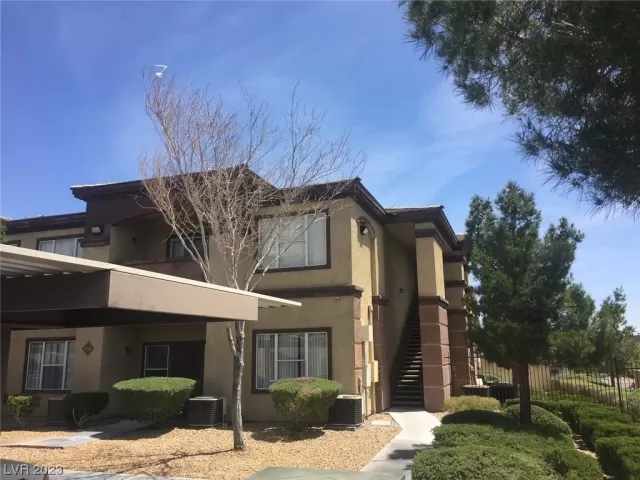 MLS: 2535562 Condo For Sale