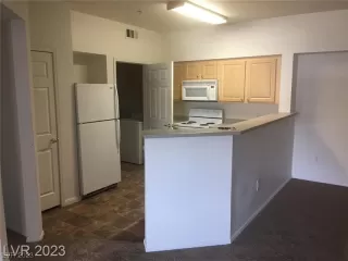 Photo #4: 2535562 Listing