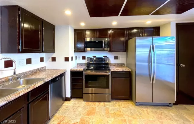 MLS: 2535565 Condo For Sale