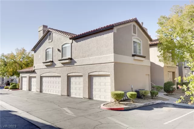 MLS: 2535576 Condo For Sale