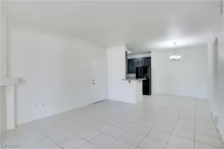 Photo #5: 2535576 Listing 