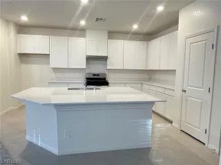 Photo #2: 2535635 Listing