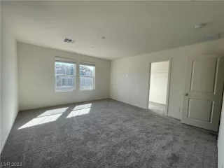 Photo #6: 2535635 Listing