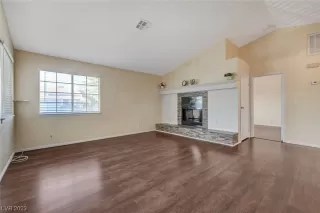 Photo #4: 2535655 Listing