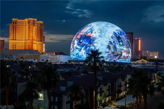 MLS: 2535722 Condo For Sale