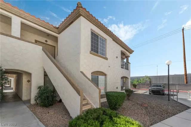 MLS: 2535734 Condo For Sale