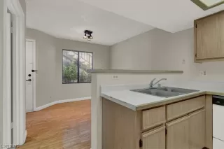 Photo #5: 2535738 Listing 