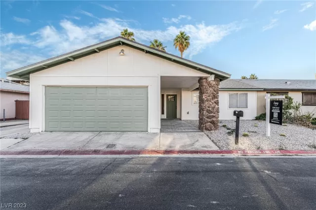 MLS: 2535740 Condo For Sale