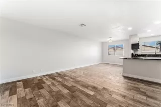 Photo #5: 2535740 Listing 