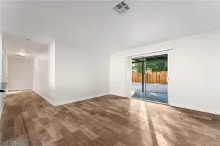 Photo #6: 2535740 Listing 