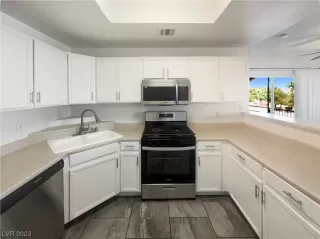Photo #6: 2535759 Listing