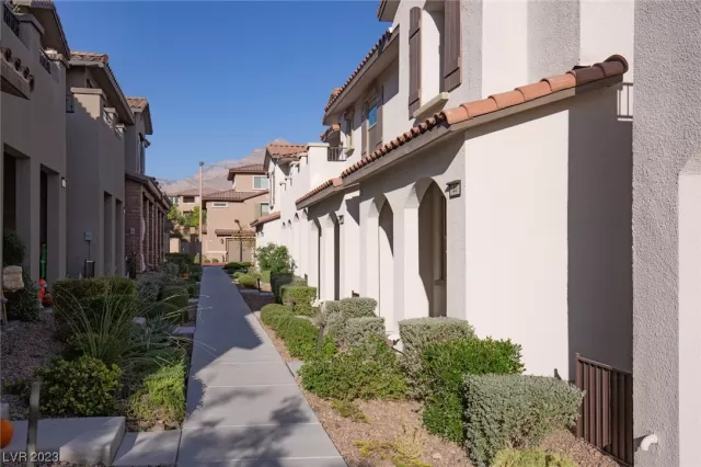 MLS: 2535761 Condo For Sale