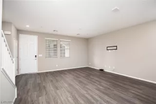 Photo #4: 2535761 Listing 