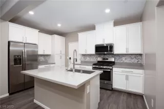 Photo #6: 2535761 Listing 