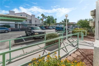 Photo #4: 2535769 Listing