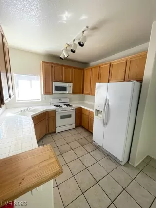 Photo #5: 2535835 Listing 