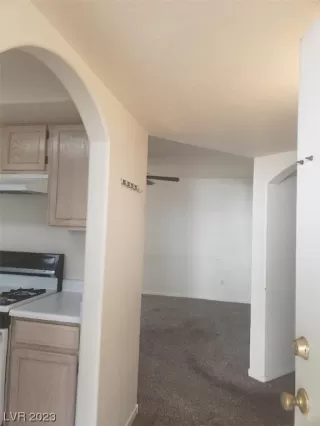 Photo #2: 2535840 Listing 