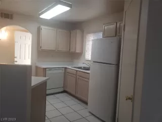 Photo #4: 2535840 Listing 