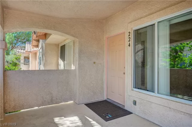 MLS: 2535848 Condo For Sale