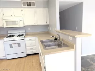 Photo #3: 2535867 Listing