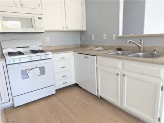 Photo #6: 2535867 Listing