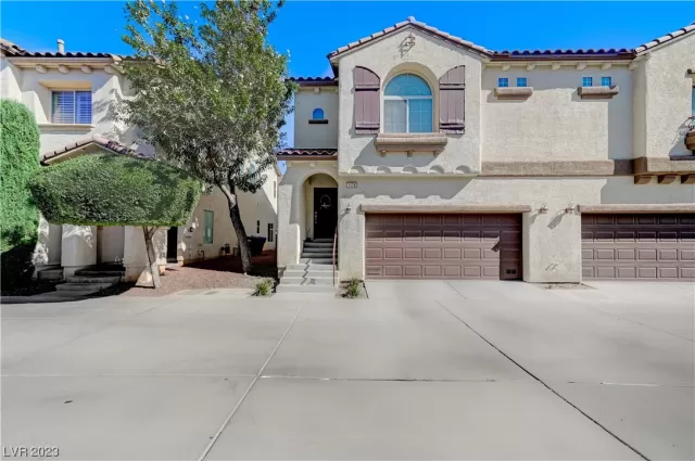 MLS: 2535873 Condo For Sale