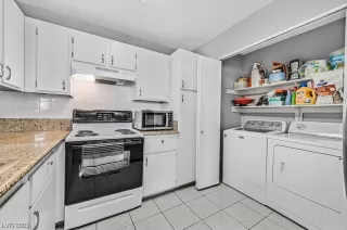 Photo #2: 2535875 Listing