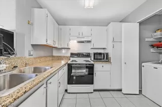 Photo #3: 2535875 Listing