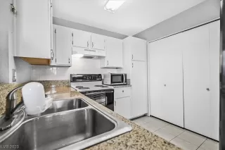 Photo #4: 2535875 Listing