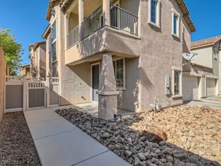 Photo #2: 2535898 Listing