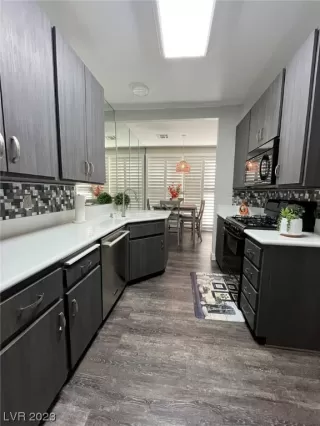 Photo #1: 2535908 Listing 