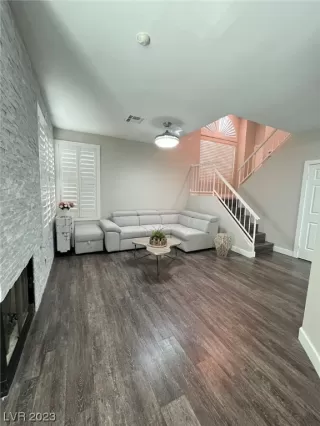 Photo #5: 2535908 Listing 