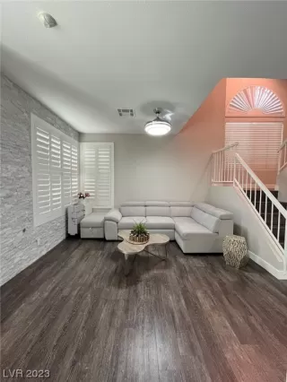 Photo #6: 2535908 Listing 