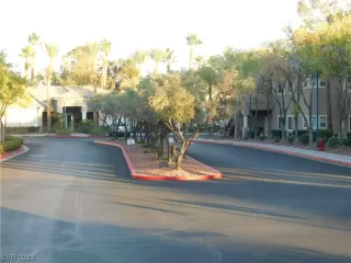 Photo #2: 2535920 Listing