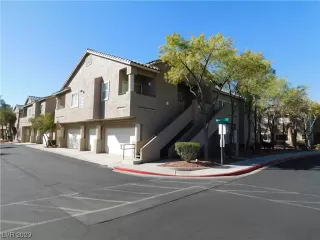 Photo #3: 2535920 Listing