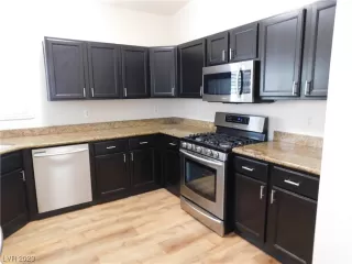 Photo #6: 2535920 Listing