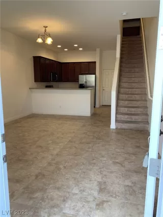 Photo #3: 2535924 Listing 