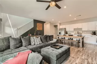 Photo #5: 2535951 Listing 