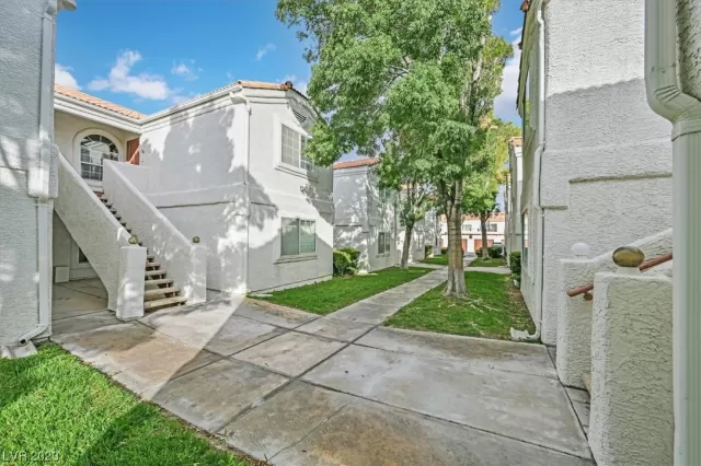 MLS: 2535972 Condo For Sale