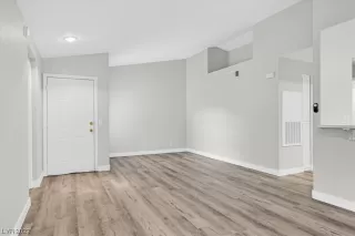 Photo #6: 2535972 Listing