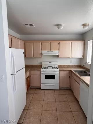 Photo #3: 2536006 Listing