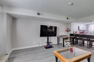 Photo #5: 2536041 Listing